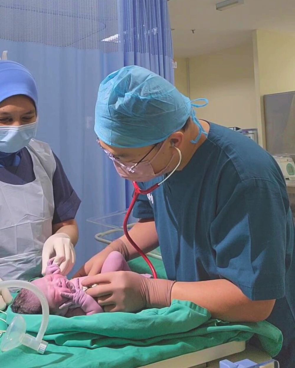 Dr Low Han Nee Child Doctor BP - Dr Low Child Specialist Clinic Batu Pahat A18