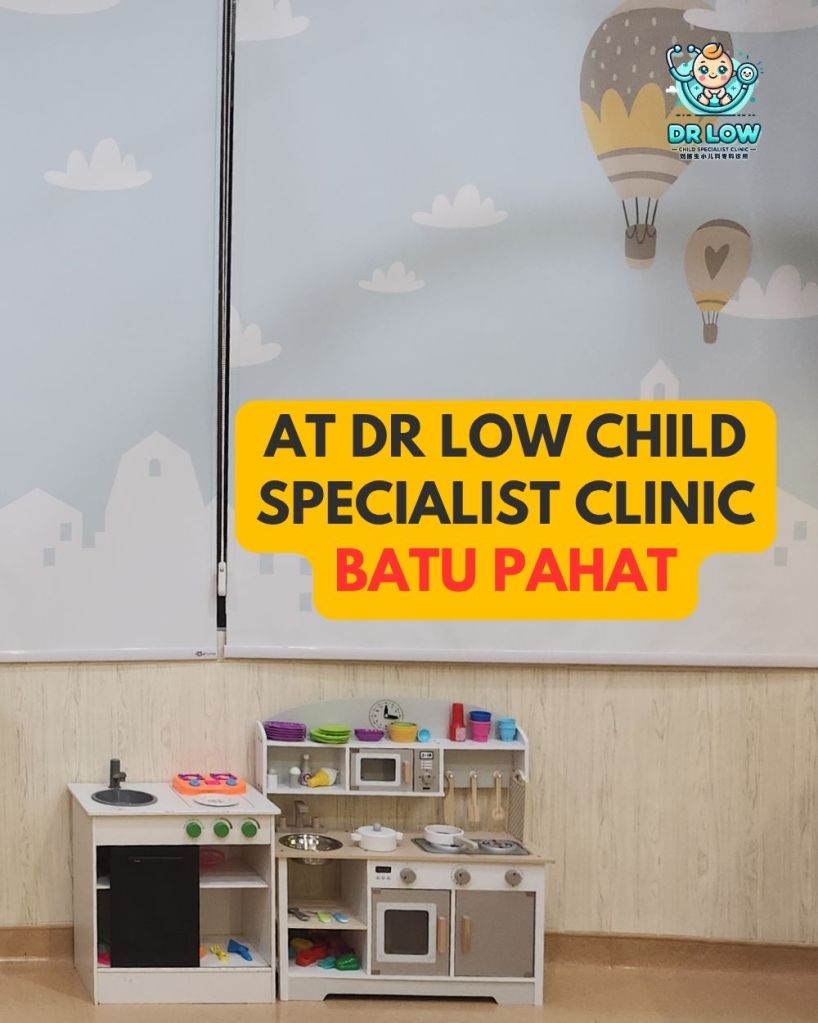 Main Adalah Terapi - Dr Low Pasang Dapur Mainan Untuk Anak-anak di Klinik Batu Pahat 07